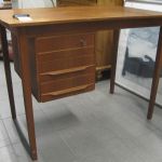 557 7365 WRITING DESK